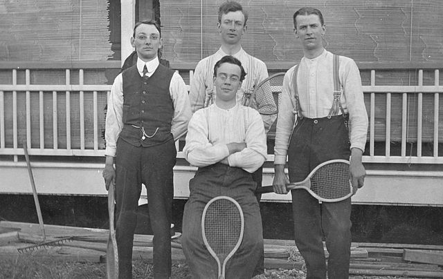 StateLibQld_2_298203_Methodist_Home_Mission_tennis_players_from_England_in_Brisbane,_1912