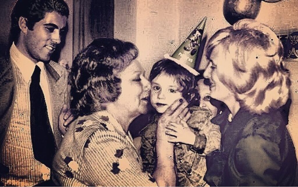 Martín con su abuela