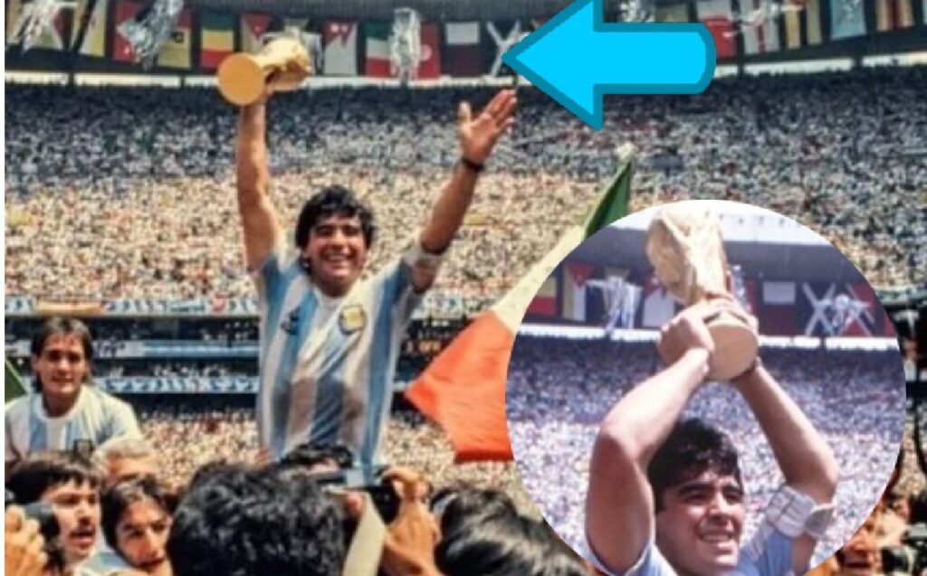 Maradona con la bandera de Qatar